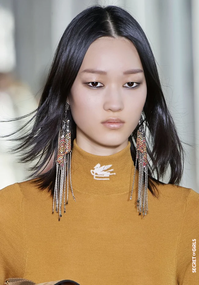 2. Etro metallic make-up trend | Makeup Trends From The Runway In Autumn 2023: Eyeliner Like Dior, Etro And Isabel Marant