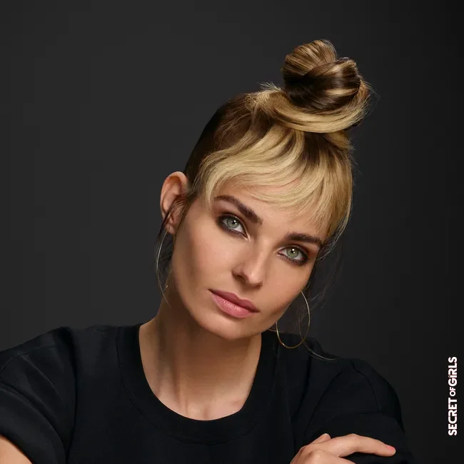 Hairstyle trend 2022: the bun | 7 Hairstyles That We Will See Everywhere In 2023 According To Best Hairdressers