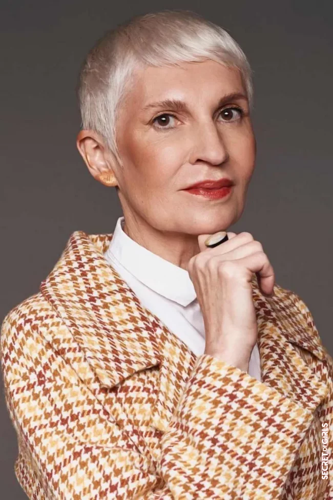 Short Blonde Pixie - Elegant and clean short hairstyles for women over 50 | Smart Short Hairstyles for Women Over 50 That will Contribute to A Fresh & Modern Look!