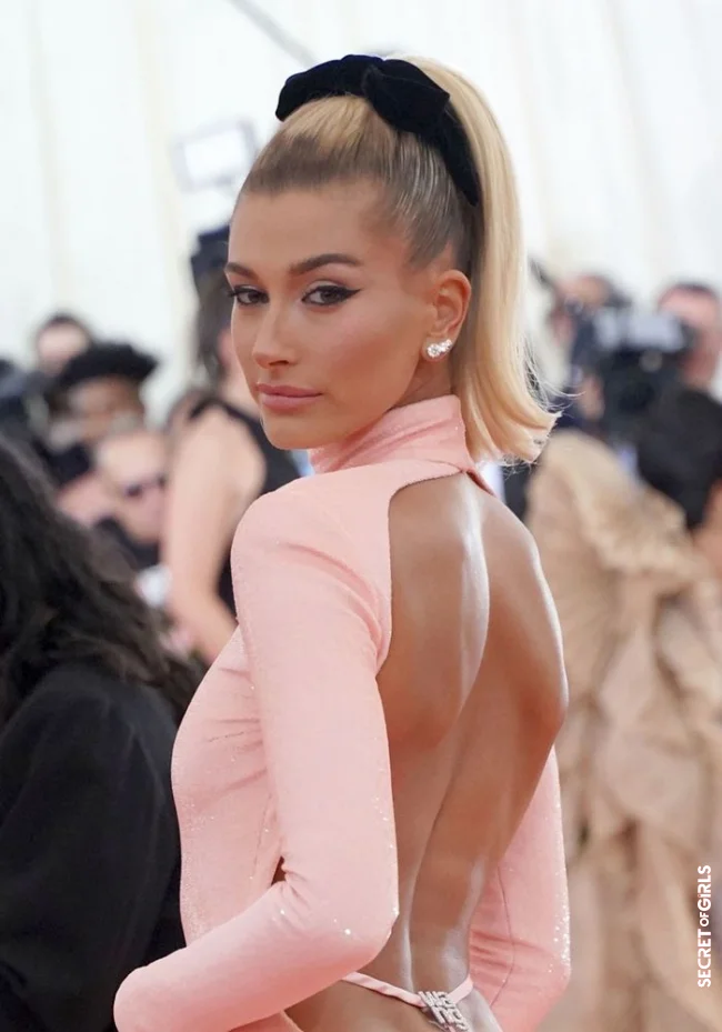 1. Wavy top ponytail | Most Beautiful Ponytail Looks to Style - from Zendaya to Chanel
