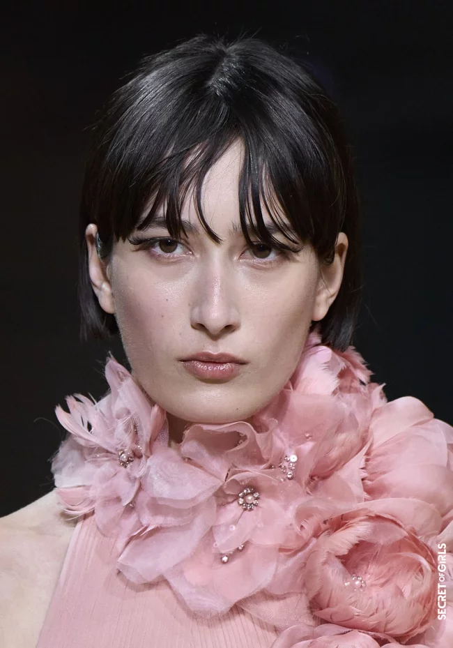 This is how the hairstyle trend around wispy bangs will be styled in spring 2022 | Hairstyle: Wispy Bangs Ensure Foresight in Spring 2022 - and Replace Curtain Bangs!