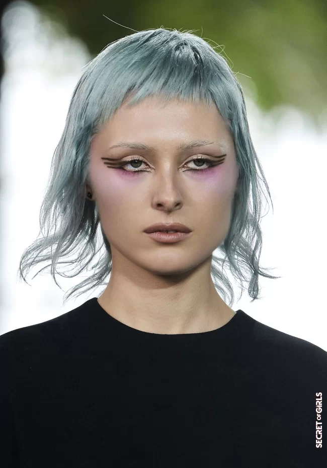 2. Punk bangs as a hair trend | Hair Trend: Ponies Will Turn Into Dramatic Bangs In Summer 2021