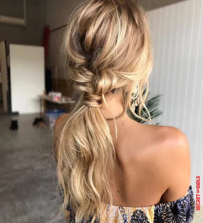 Hair trend in summer fashion | Beach Hairstyles: 9 Hairstyle Ideas On The Trend To Play Naiads On The Sand!