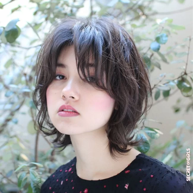 The hairstyle trend Shullet can be interpreted in many ways - as here with short hair: | Shu-What? Shullet Is The Coolest Hairstyle Trend In Summer 2021!