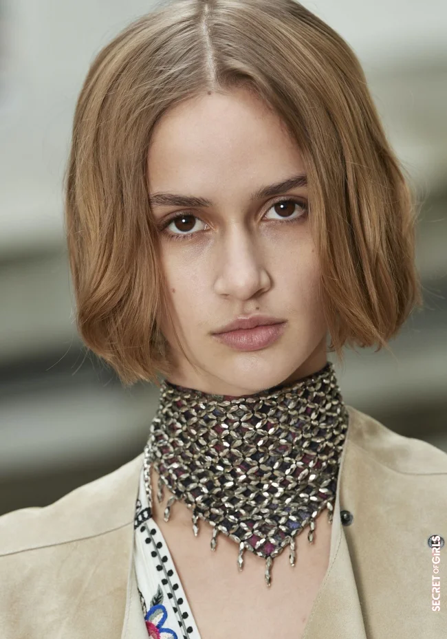 3. Center parted bob hairstyle | Clear Line: Chin-Length Bob Is The Coolest Hairstyle Trend In Autumn 2023