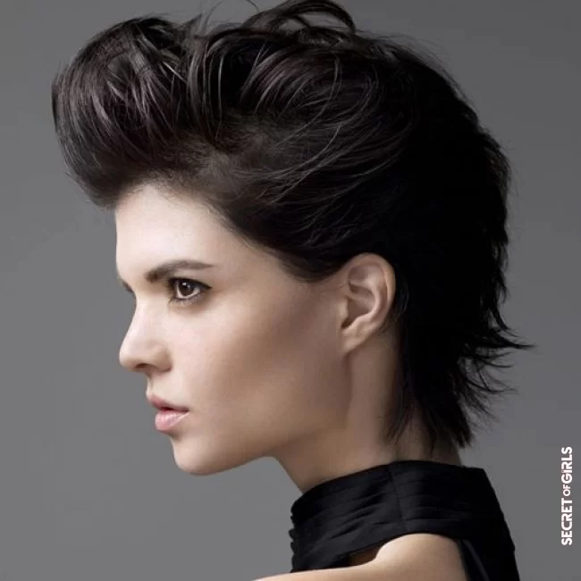 Short hair by Jean-Louis David | 40 Trendy Hairstyles for Winter 2021