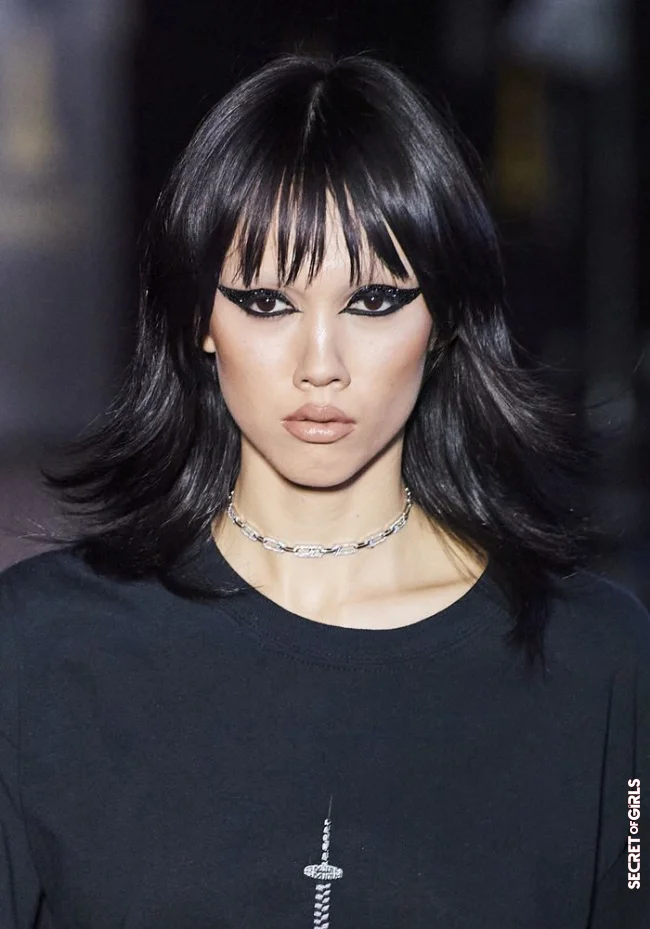 3. Cat eyes in deep black | New York Glam: These Eye Makeup Are The Most Sparkling Trends For The Party Season