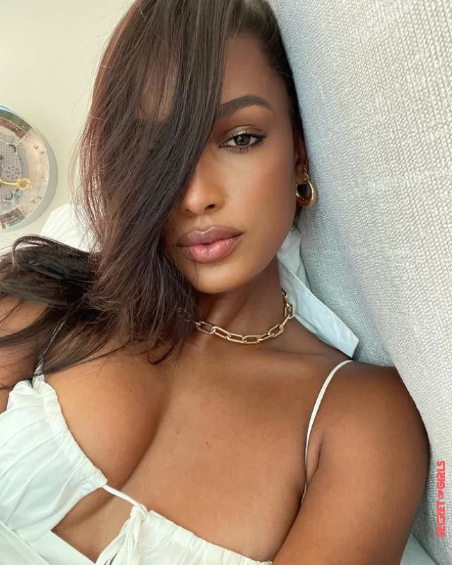 Jasmine Tookes Has Naturally Iced Espresso Hair | Hair Trend “Iced Espresso Hair”: What Is This Ultra Trendy New Color For This Summer?