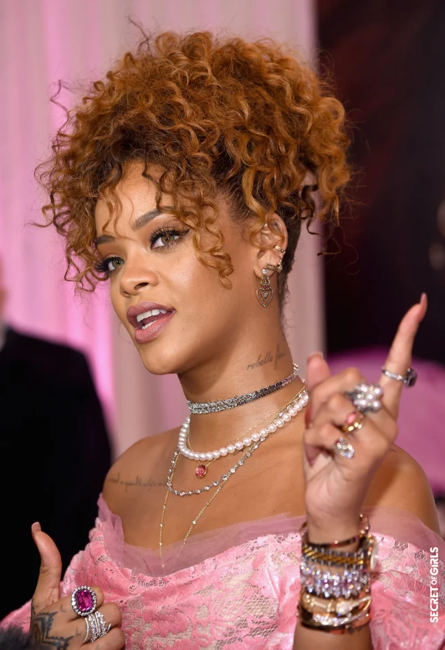 Rihanna | Best Curly Hairstyles Of The Stars - 24 Looks From Natural Frizz To Beach Waves