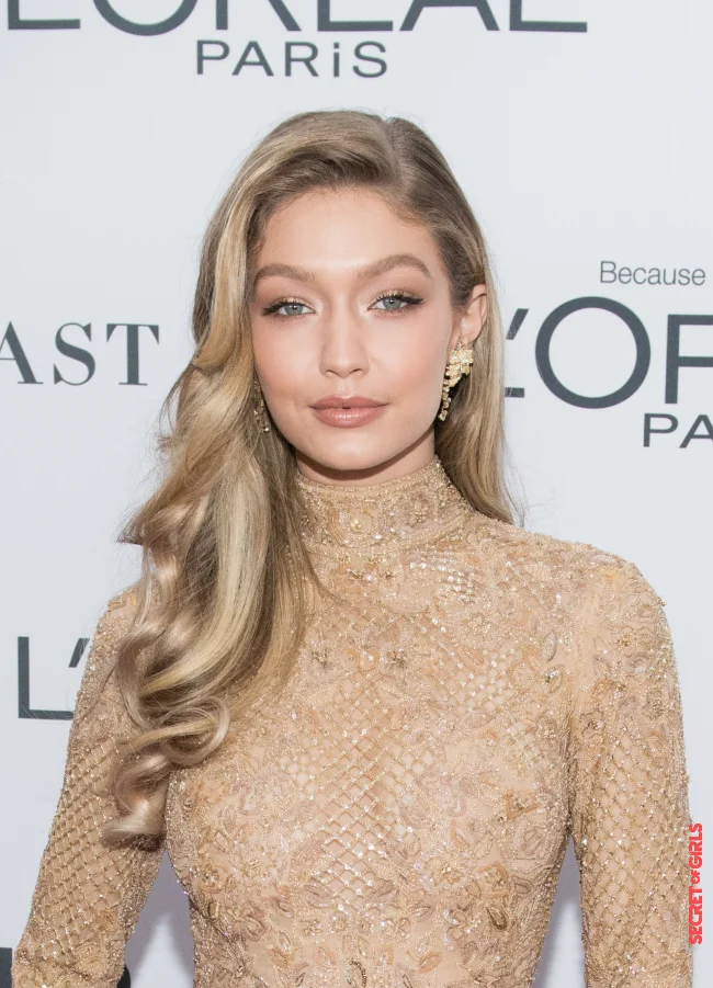 Gigi Hadid | Best Curly Hairstyles Of The Stars - 24 Looks From Natural Frizz To Beach Waves