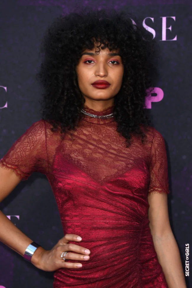 Indya Moore | Best Curly Hairstyles Of The Stars - 24 Looks From Natural Frizz To Beach Waves