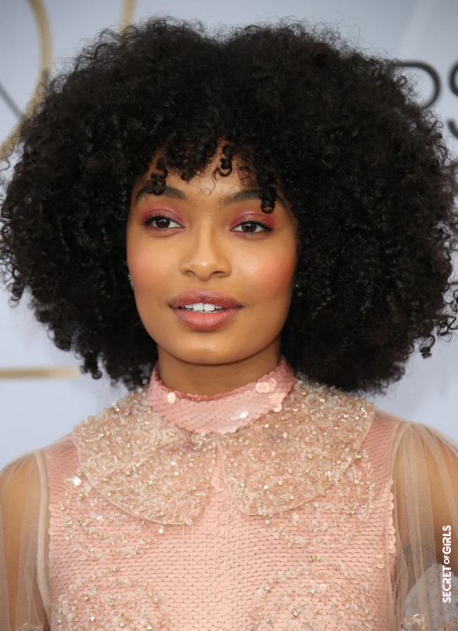 Yara Shahidi | Best Curly Hairstyles Of The Stars - 24 Looks From Natural Frizz To Beach Waves