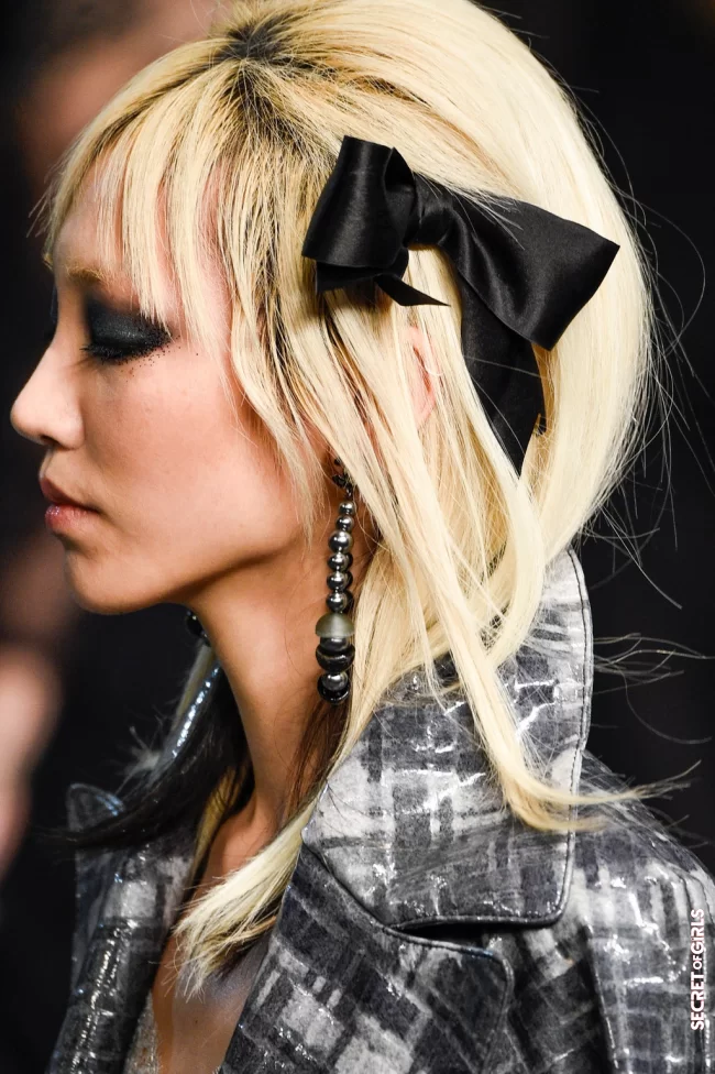 Chanel's `M&eacute;tiers d'Art` show 2015 | Black Bow And Chanel: Legendary (Hair) Accessory Is So Versatile - And That's How We Wear It Now