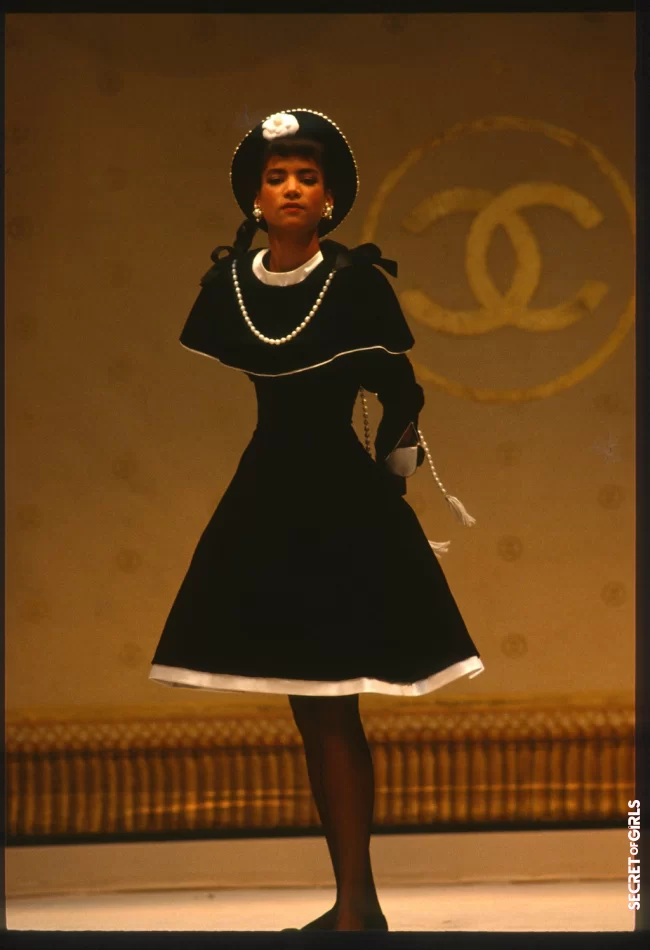 Chanel Fall/Winter 1986 Show | Black Bow And Chanel: Legendary (Hair) Accessory Is So Versatile - And That's How We Wear It Now