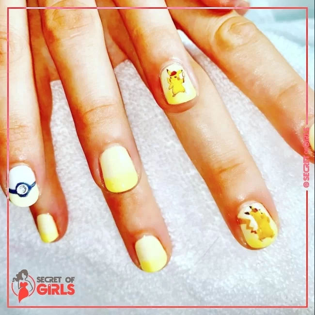 Blake Lively | The Best Celebrity Nails - Manicures of 2020