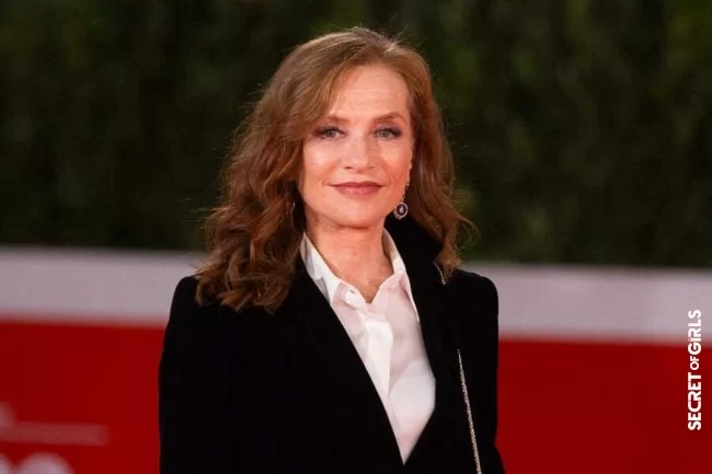 Isabelle Huppert, sublime with her natural red during the Rome International Film Festival on October 19, 2020 | Trendy hair colors for spring-summer 2023