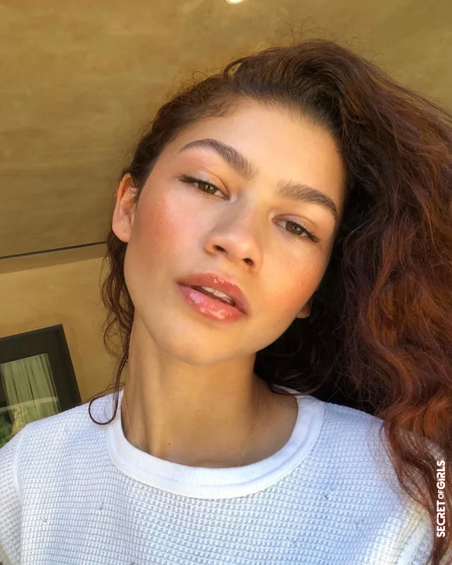 Hairstyle trends like Zendaya: Chocolate Cherry is the hair color that everyone wants to wear in winter 2021 | Hairstyle Trend Inspired By Zendaya: Chocolate Cherry Is Most Beautiful Hair Color For Winter 2023