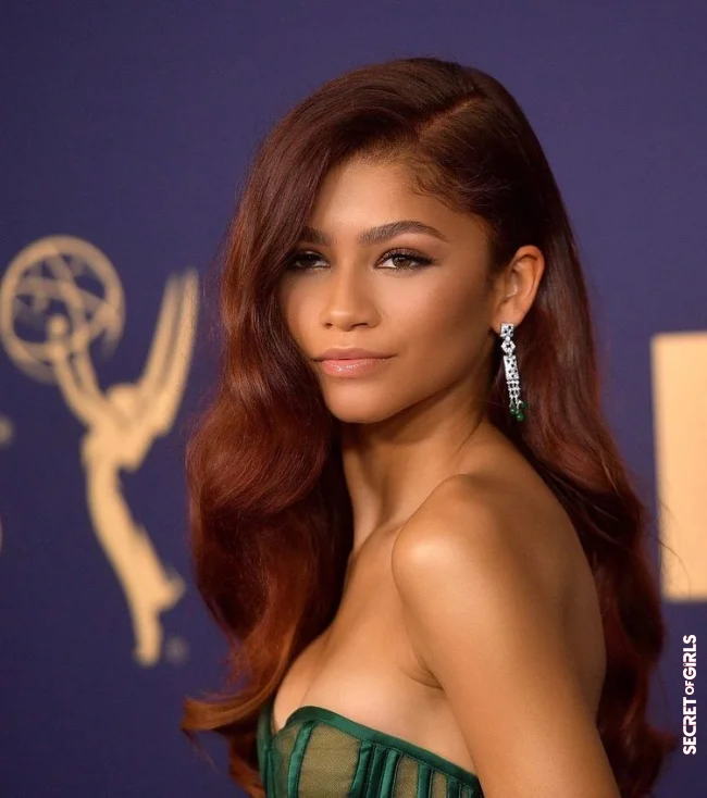 Hairstyle Trend Inspired By Zendaya: Chocolate Cherry Is Most Beautiful Hair Color For Winter 2021/2002