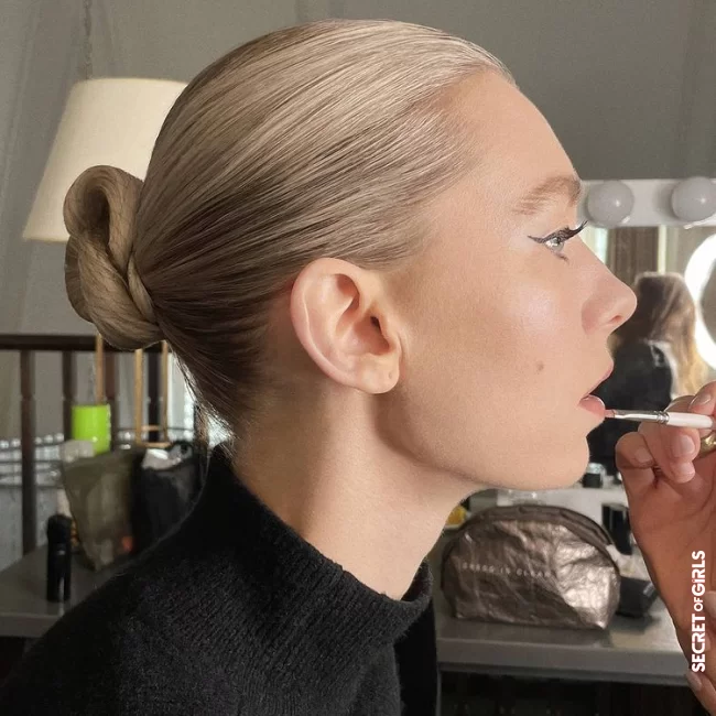 Trendy hairstyle: The bun is now worn as a gloss bun - this is how it works | Gloss Bun: This Elegant Bun Is Now Becoming A Trend Hairstyle