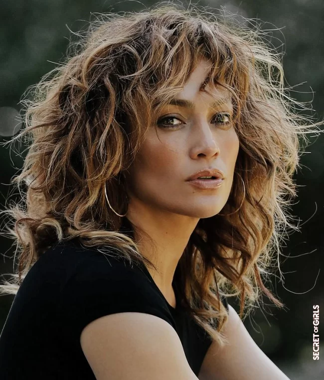 Not old-fashioned at all! Jennifer Lopez's perm styling looks ultra hip | What?! Jennifer Lopez is bringing back this 80s hairstyle trend