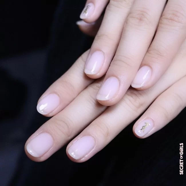 The comeback of lettering nails | Nail trends: Nail polish colors and designs for spring 2021