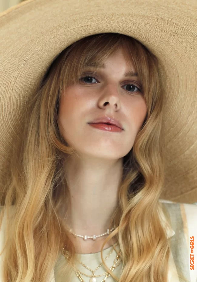 From the 70s to spring 2021: The waft fringe is the new trend hairstyle | Trendy hairstyle: Ciao, curtain bangs! The bangs are worn as a waft fringe