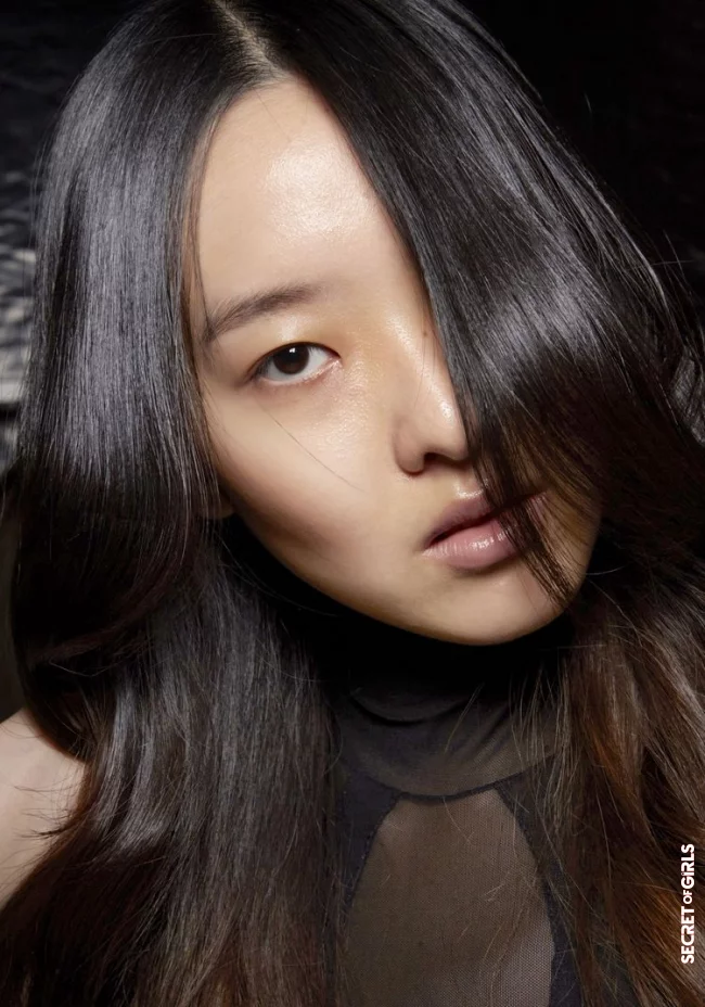 Casual hairstyle trend: How to wear midi hair   layers in spring 2022? | Midi Hair + Layers is The Formula for Spring 2022
