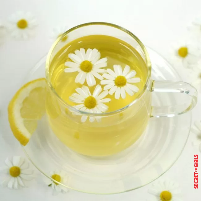 Lighten your hair without damaging it with chamomile | 40 Tips To Take Care Of Your Hair