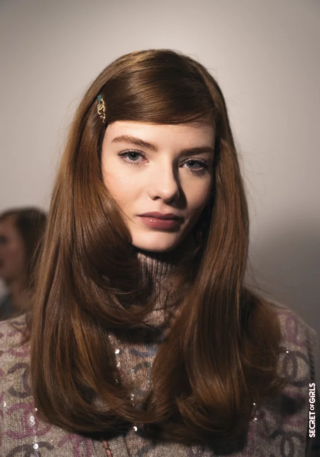 Decorated hair clips: This is how the Chanel hairstyle trend succeeds | How to Wear A Hair Clip in 2022 – According to Chanel