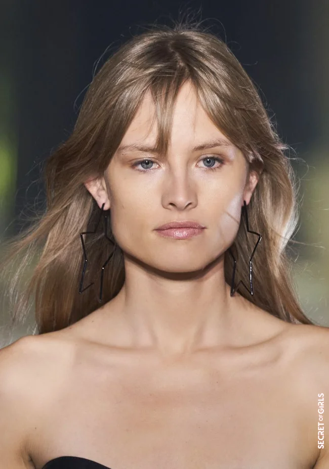 2. French girl pony | Hippie Hair: Most Important Hairstyle Trends In Summer 2021 Have A 70s Flair!