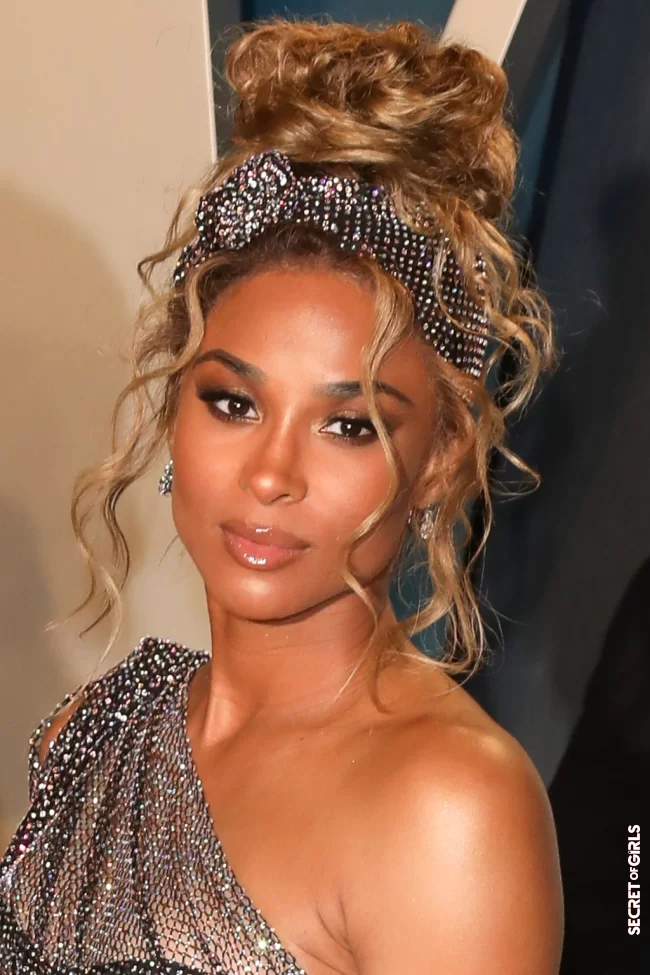 High bun: Ciara | High Chignon: The 15 Most Beautiful Variants for the "Top Knot"