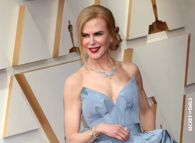 Nicole Kidman combines a classic red lip with a side bun | Oscars 2023: These are The Best Beauty Looks on The Red Carpet