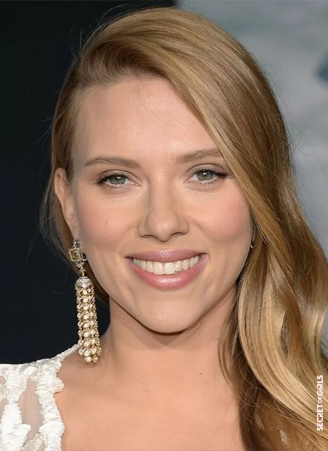 Scarlett Johansson red hair | Before and after hairstyle for stars: How hair changes type?