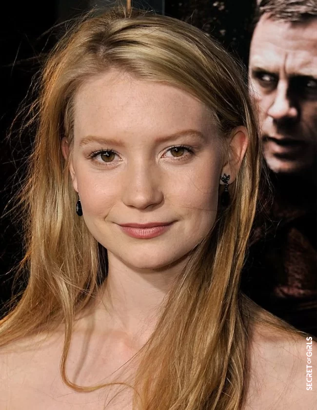 Mia Wasikowska with long hair | Before and after hairstyle for stars: How hair changes type?