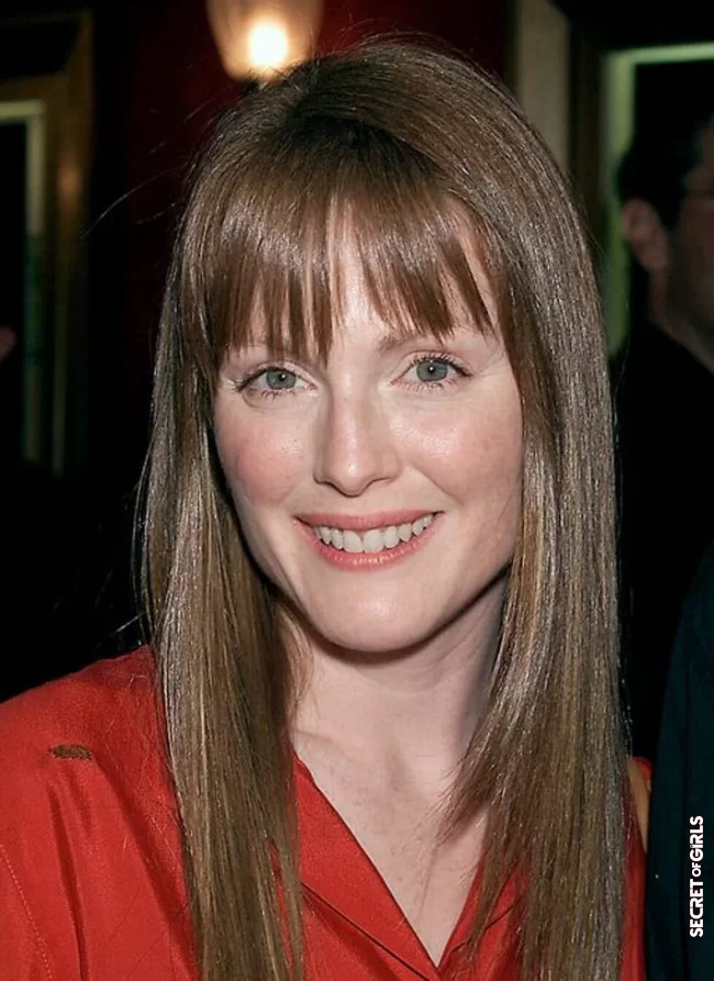 Julianne Moore: hairstyle with or without pony? | Before and after hairstyle for stars: How hair changes type?