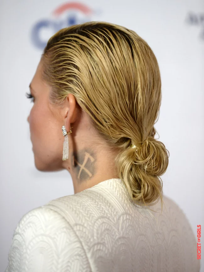 Singer Skylar Gray wears extremely wet hair and a low bun at the Grammy After Party. | Hairstyle Trend: Fascinating Slick Look and Wet Hair Look
