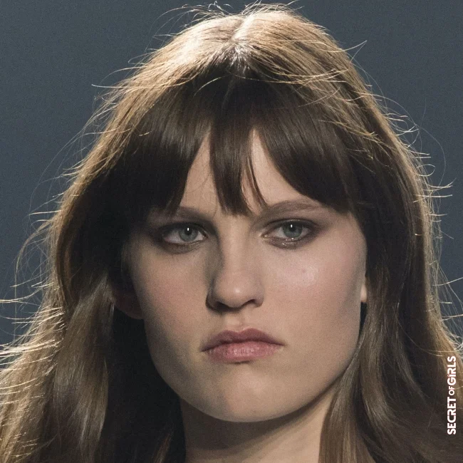 Hairstyle Trend With 70s Flair: Bottleneck Bangs Will Be Worn Instead Of Curtain Bangs In 2022