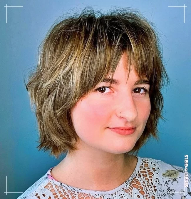 10. Short shag hairstyles with bangs | Creepy hairstyles with bangs ideas