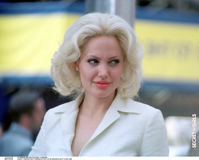 Angelina Jolie's platinum blonde for `Life or something like it` | What If We Dared To Go Platinum Blonde Hairstyles Like The Celebrities?