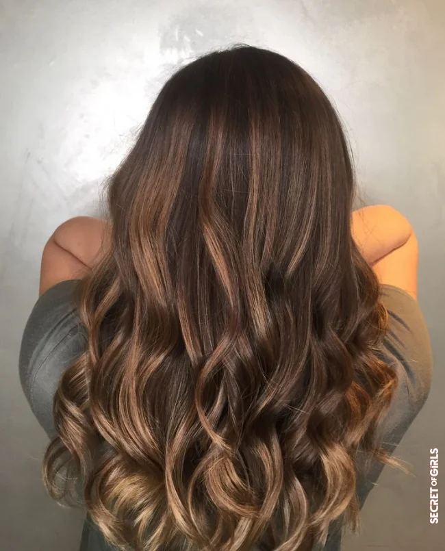 Caramel Swirl Hair: How to adopt this trendy color for spring 2022? | Caramel Swirl Hair: How To Adopt This Trendy Color For Spring 2022?