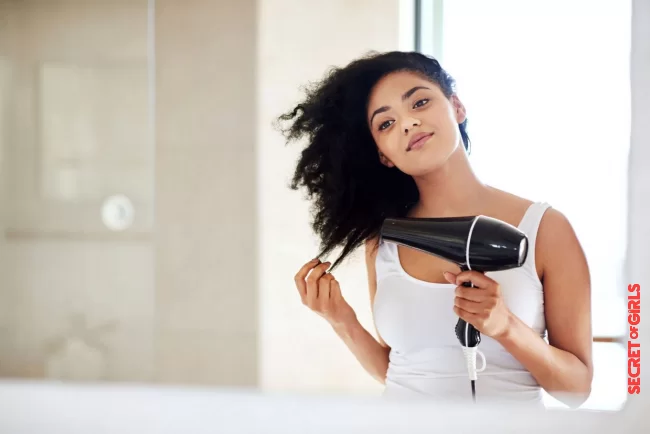 Don't neglect hydration | How To Take Care Of Your Naturally Frizzy Hair?: Our Best Tips!