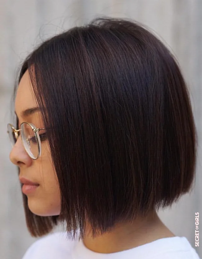 Slightly plunging square | Square 90s: What is This Trendy Hairstyle That Makes Us Eye?