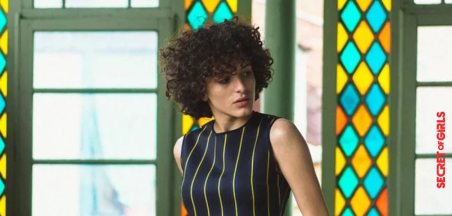 Dark curls in the seventies look | Short Hair with Curls: These are The Coolest Curly Looks for Women