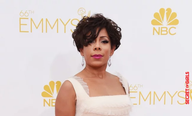 Selenis Leyva's curly bob with side parting | Short Hair with Curls: These are The Coolest Curly Looks for Women