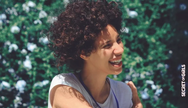 Brown, wild curly mane | Short Hair with Curls: These are The Coolest Curly Looks for Women