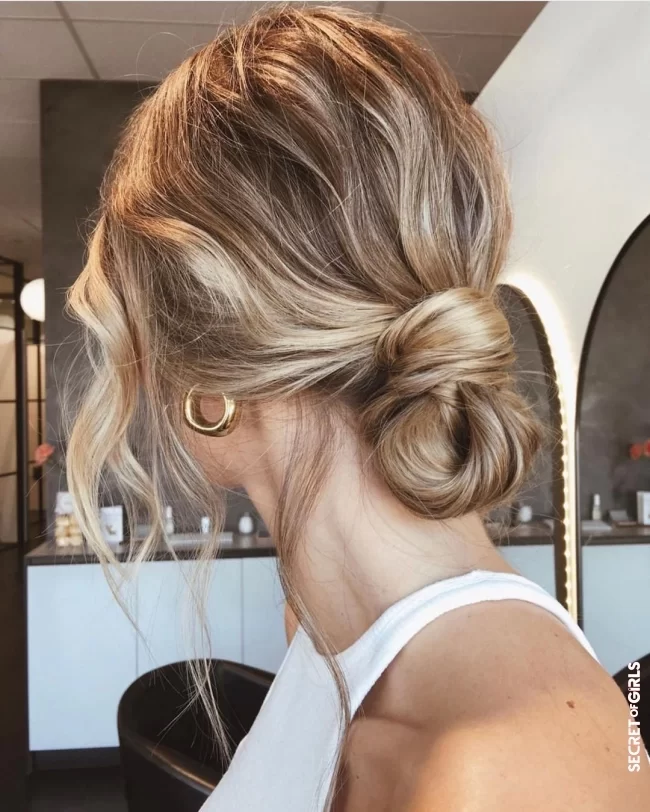 5. Deep bun with a wrapped hair tie | Hairstyle trend for the home: 5 ways to style a deep bun