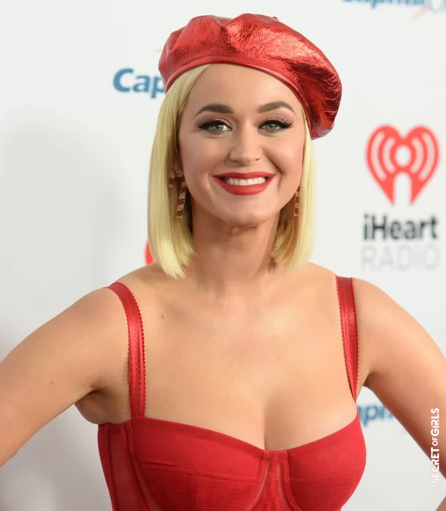 Katy Perry's smooth blonde bob on December 6, 2019 | Most Beautiful Blonde Squares Of The Stars