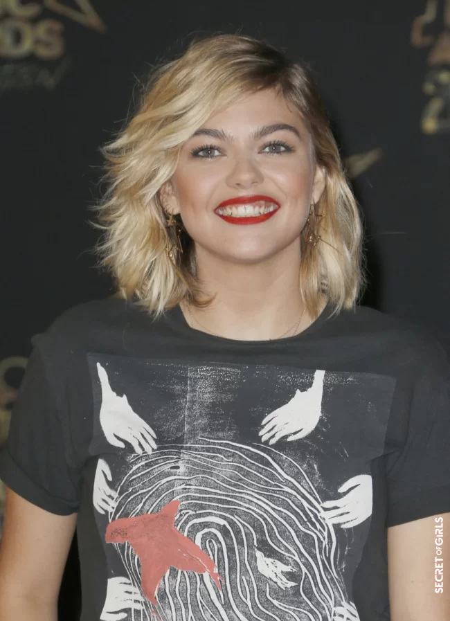 Louane Emera with a pretty platinum blonde bob | Most Beautiful Blonde Squares Of The Stars