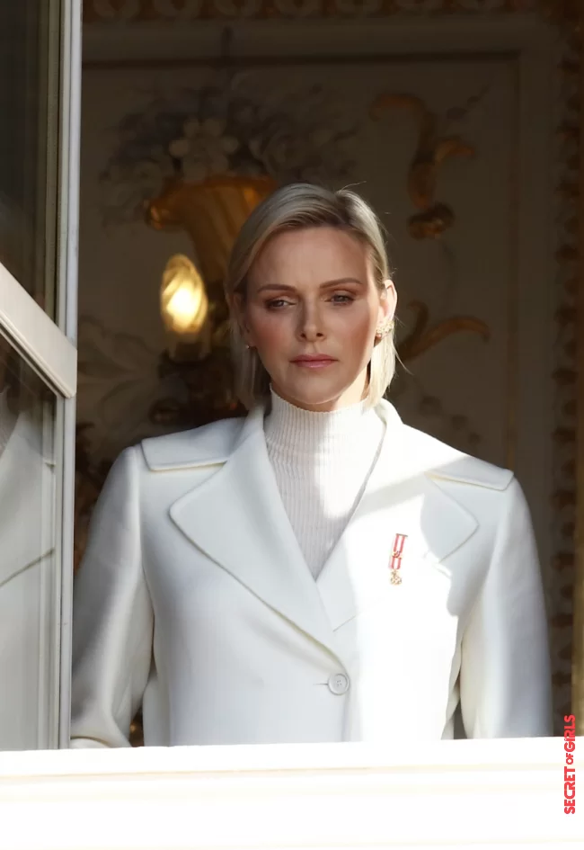 Princess Charlene of Monaco in turn falls for the perfectly smooth square and the parting on the side. She wears her hair a little longer than usual and it gives her a lot of styles, here November 19, 2019 | Most Beautiful Blonde Squares Of The Stars
