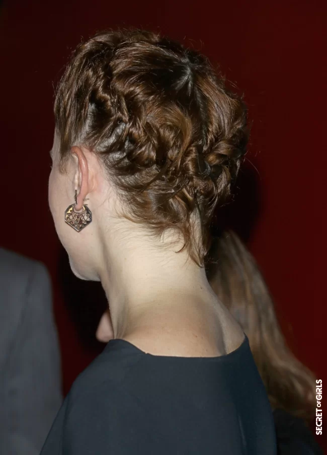 Daisy Ridley | Hairstyle tutorial: How to make a braided bun?